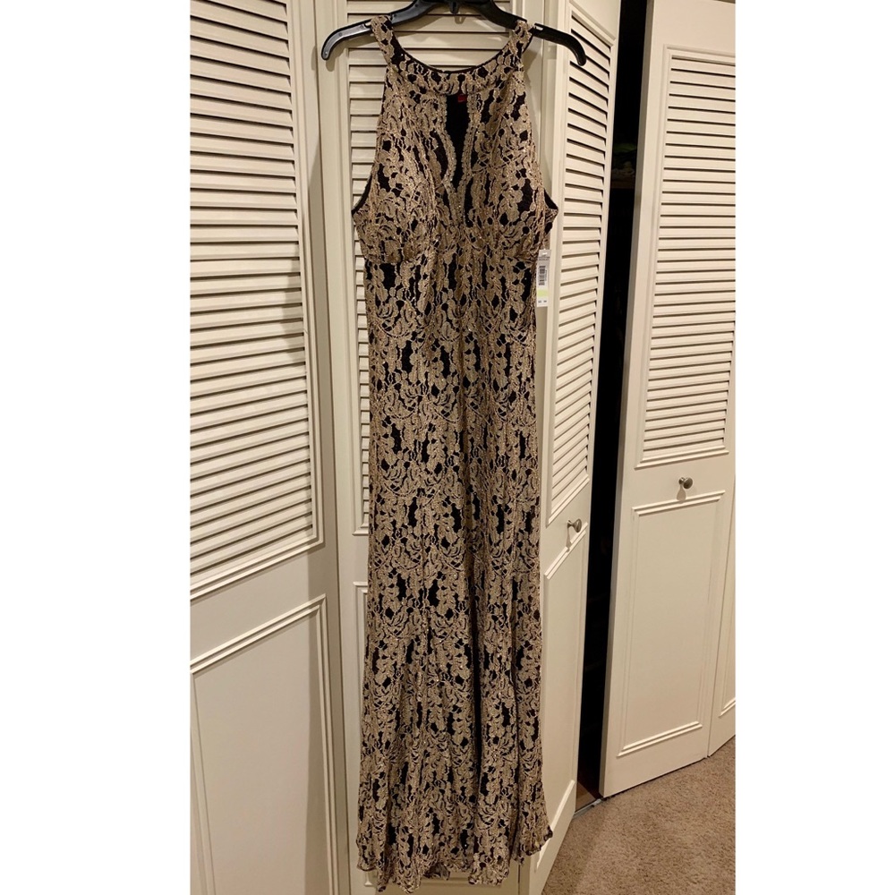 NWT! Macy’s Metallic Lace Halter Gown